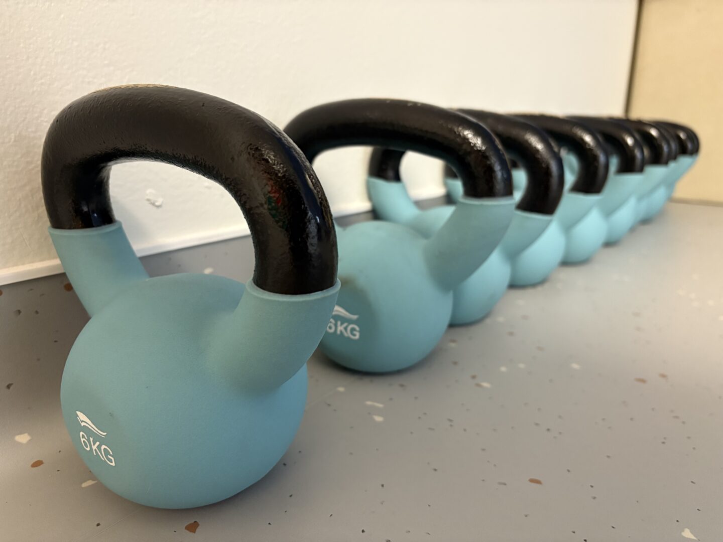Blaue Kettlebells